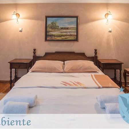 Hotel Ambiente Подгорица Екстериор снимка