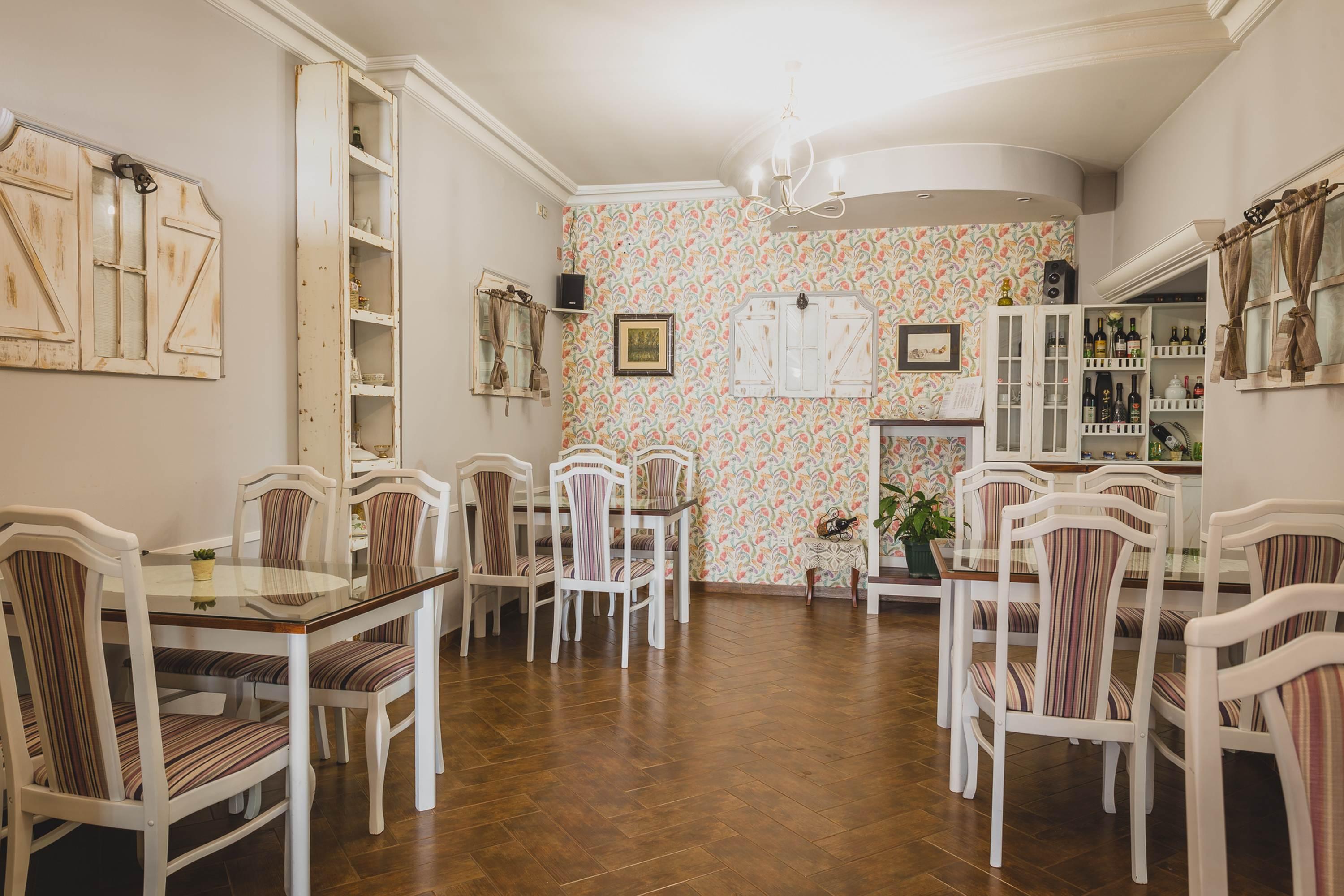 Hotel Ambiente Подгорица Екстериор снимка