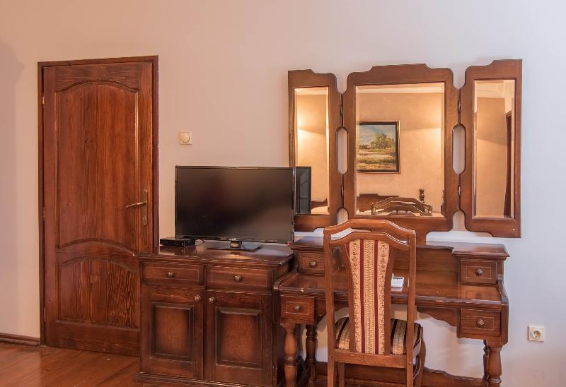 Hotel Ambiente Подгорица Екстериор снимка